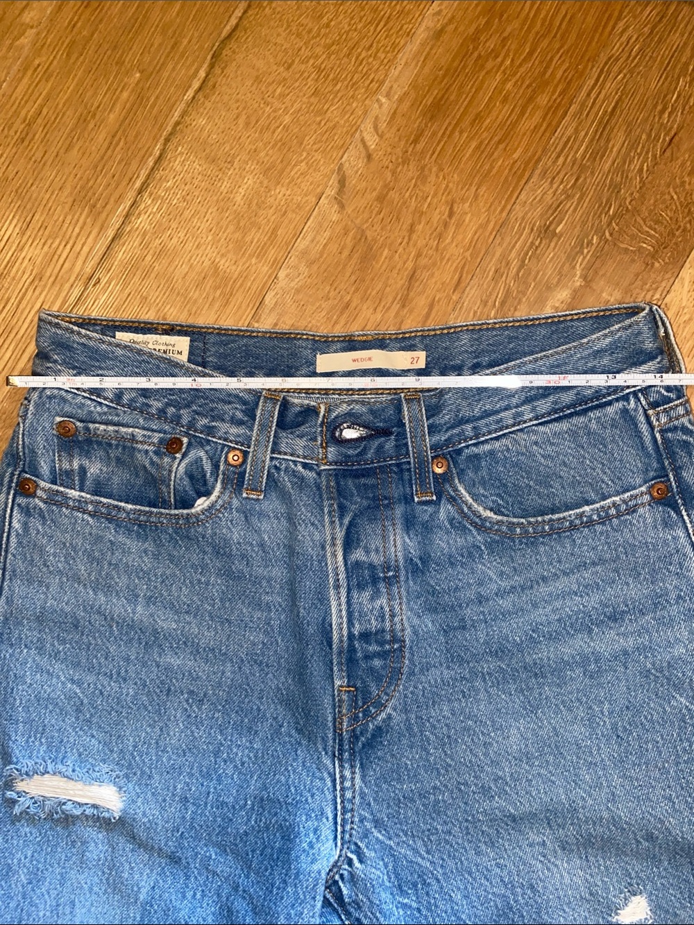 Levi’s Wedgie Fit Blue Denim Jeans Factory Distressed Button Fly Tapered 27 - Picture 14 of 16